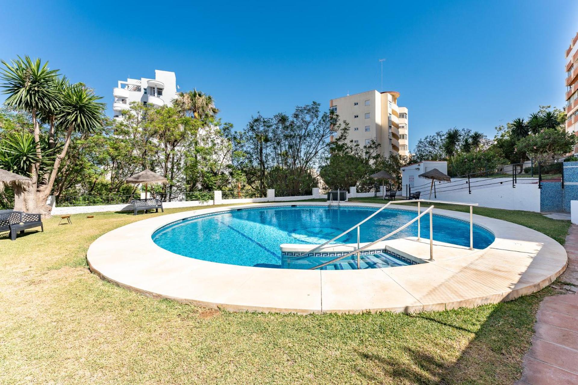 Malagasuite Seaview Babilonia Торемолинос Екстериор снимка